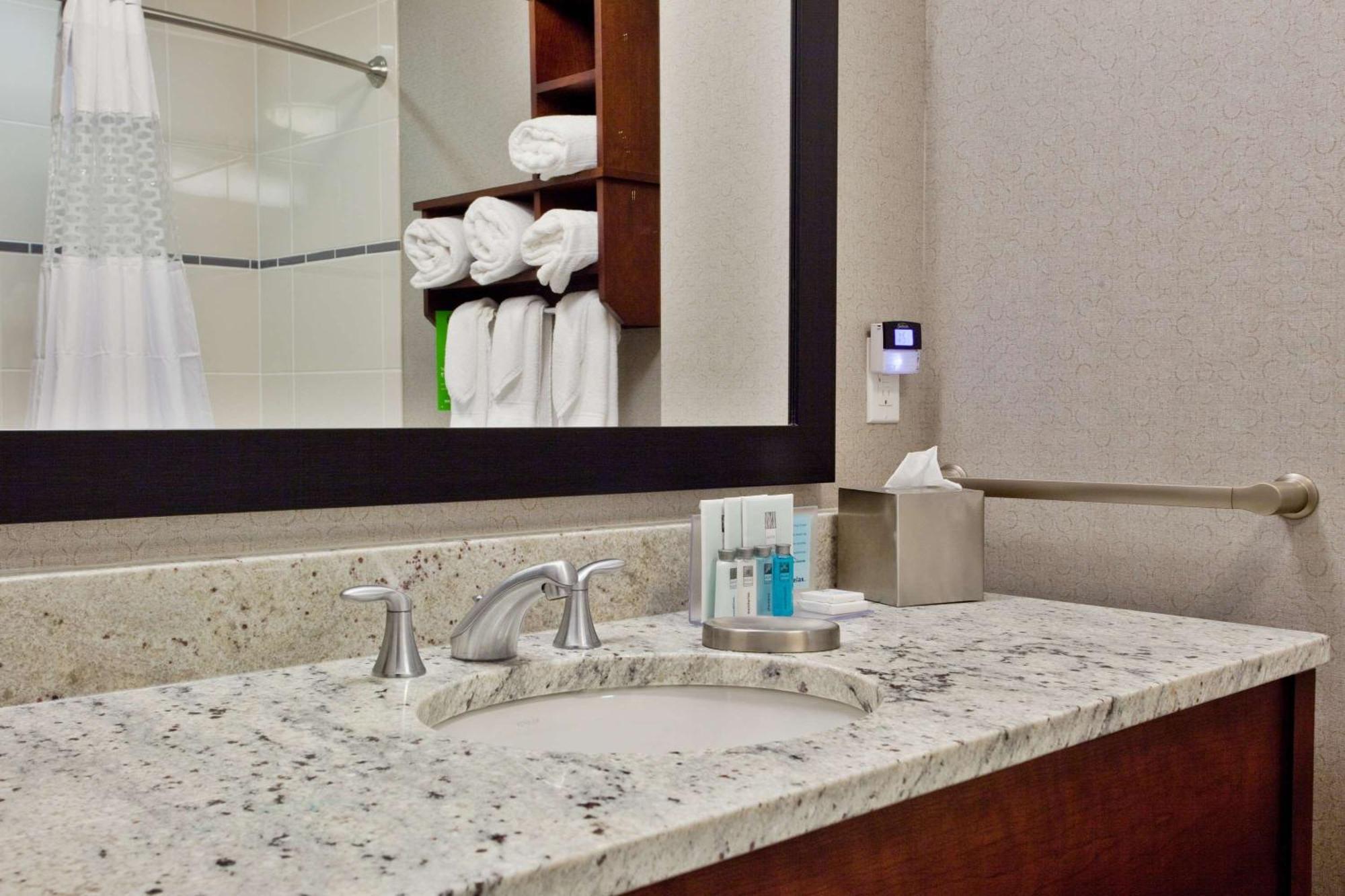 Hampton Inn & Suites Chapel Hill/Carrboro Extérieur photo