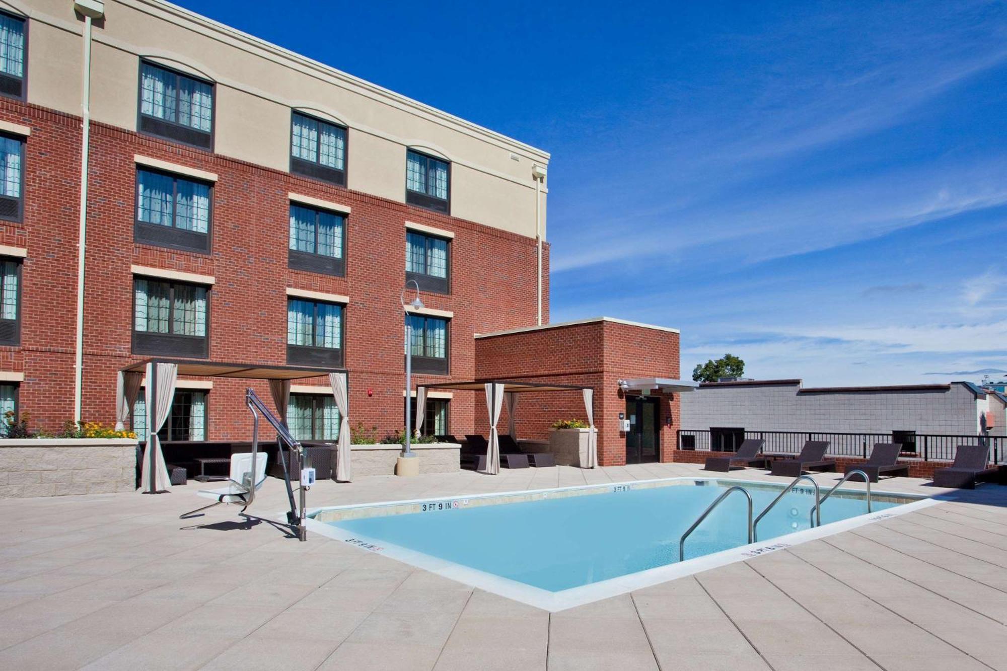 Hampton Inn & Suites Chapel Hill/Carrboro Extérieur photo