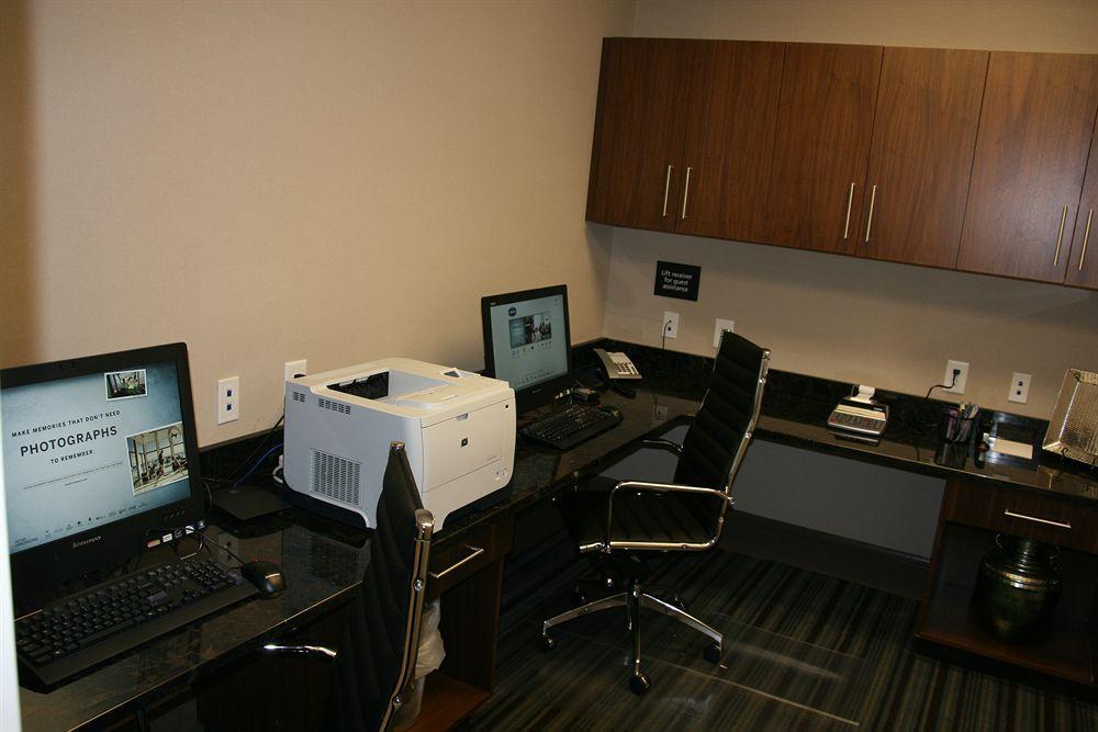 Hampton Inn & Suites Chapel Hill/Carrboro Extérieur photo