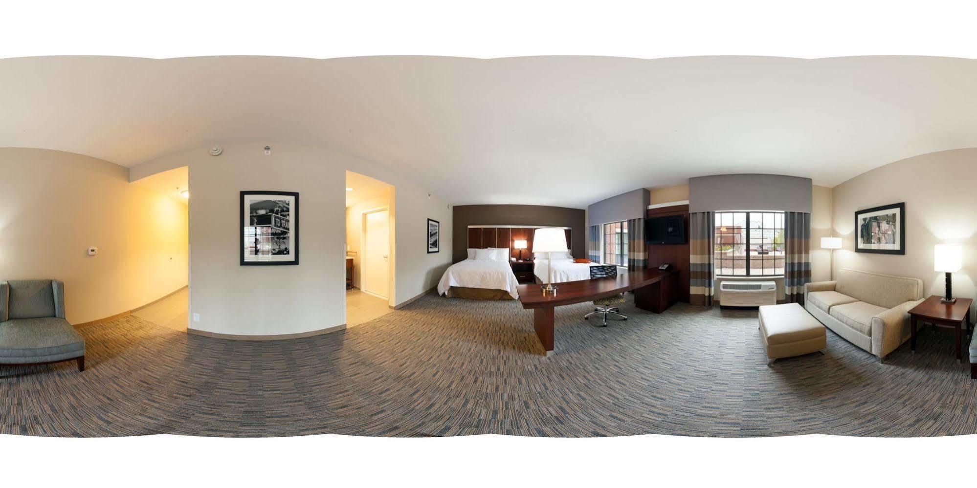 Hampton Inn & Suites Chapel Hill/Carrboro Extérieur photo